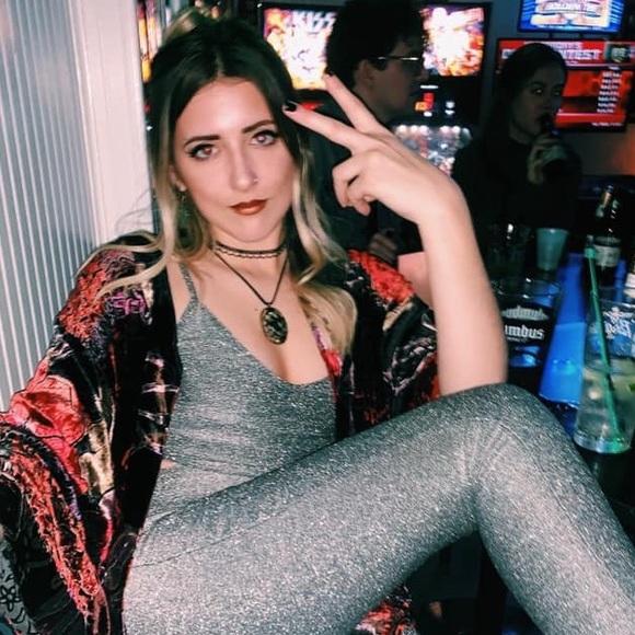 MEET YOUR POSHER!! - Picture 3 of 5